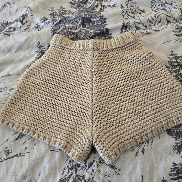 Knitted Shorts - Picture 2 of 3